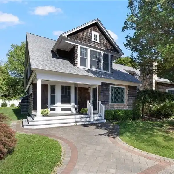TIMELESS SHINGLE-STYLE COTTAGE