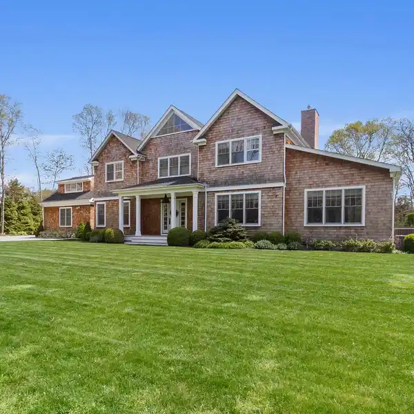 BRIGHT POSTMODERN ESCAPE WITH CHEF’S KITCHEN & POOL