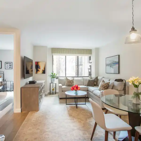 SUNNY CONDO FOR RENT IN THE ICONIC MADISON GREEN