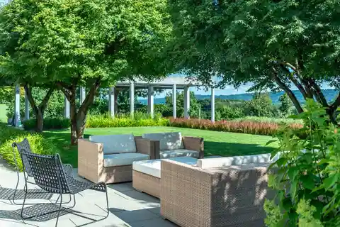 Architectural Gem with Far-Ranging Views in Boppelsen