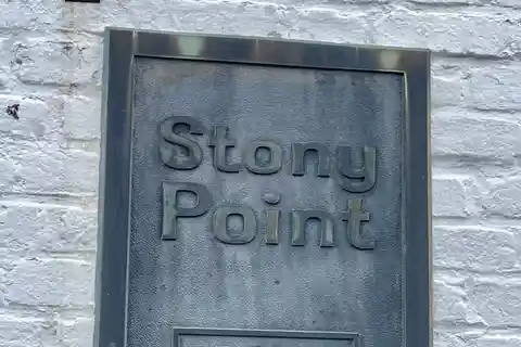 Prestigious Stony Point Location