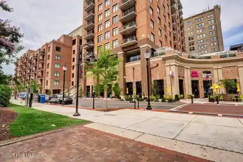 Penthouse in River Place Condominiums with Sweeping Water Views