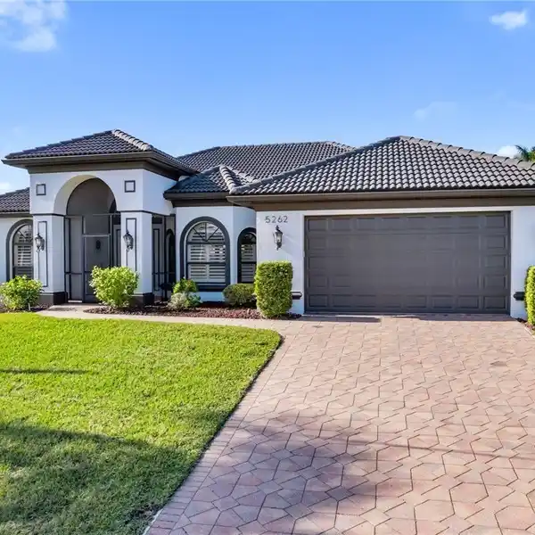 TURNKEY GULF-ACCESS WATERFRONT HOME