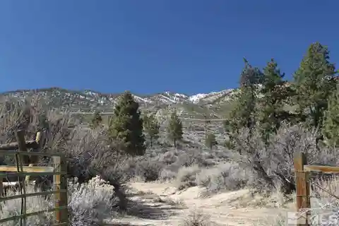 Beautiful Sprawling Property with Several Building Sites