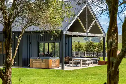 Modern Luxury on 5.5 Acres