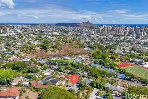 Quiet Space for Custom Home in Oahu