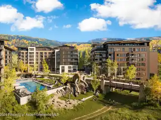 Corner Unit with Balcony on the Park Side of Stratos