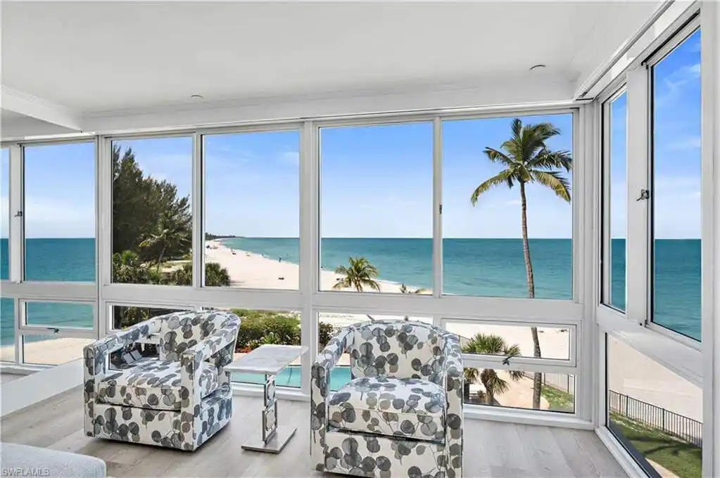 Comfort and Coastal Luxury at Royal Palm Club