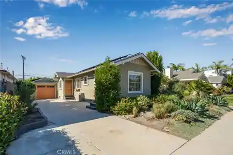 Rose Park Estate with Adu and Private Driveway