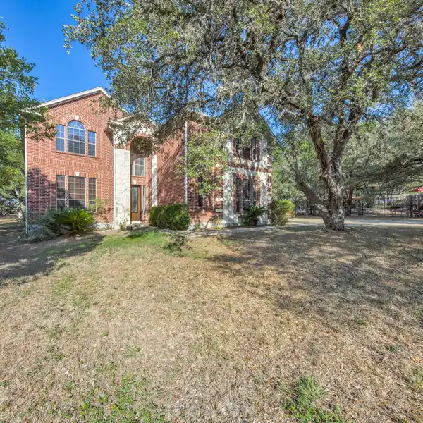 TIMELESS TRADITIONAL ON EXPANSIVE LOT