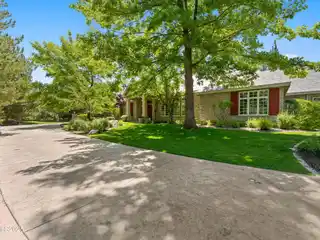 Incredible Five-acre Rancher