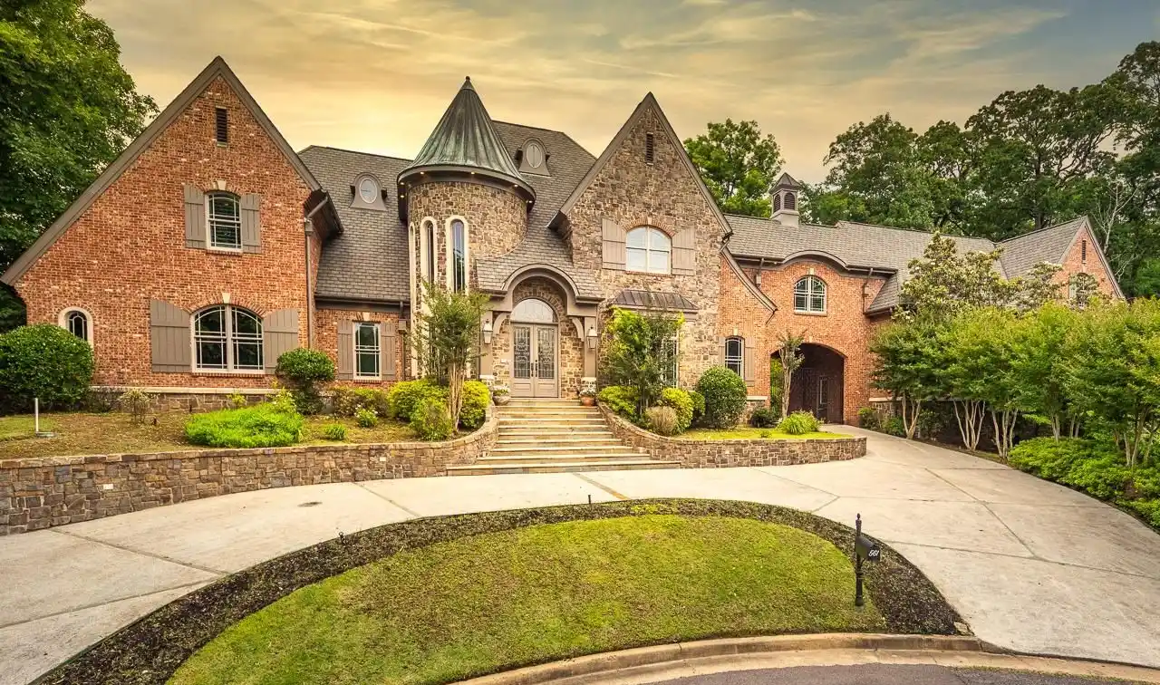 One-of-a-kind Luxury Estate in East Memphis