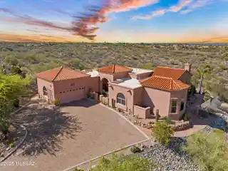 Elegant Desert Living with Lush Outdoor Serenity