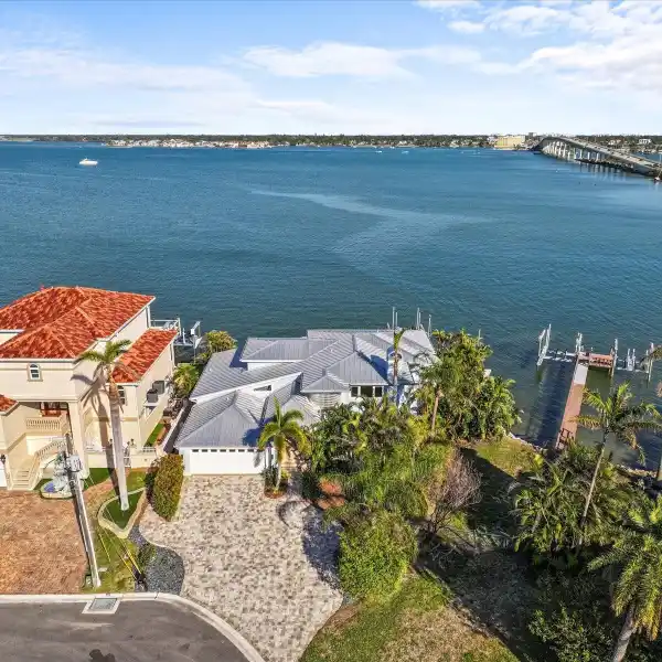 ELEVATED WATERFRONT OASIS