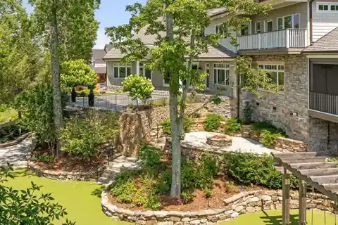 Modern Luxury with Natural Beauty