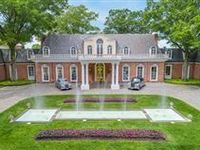 VILLA LA COLLINE - A CROWN JEWEL OF THE GOLD COAST