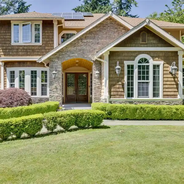 SPACIOUS LUXURY RETREAT WITH FRUIT TREES