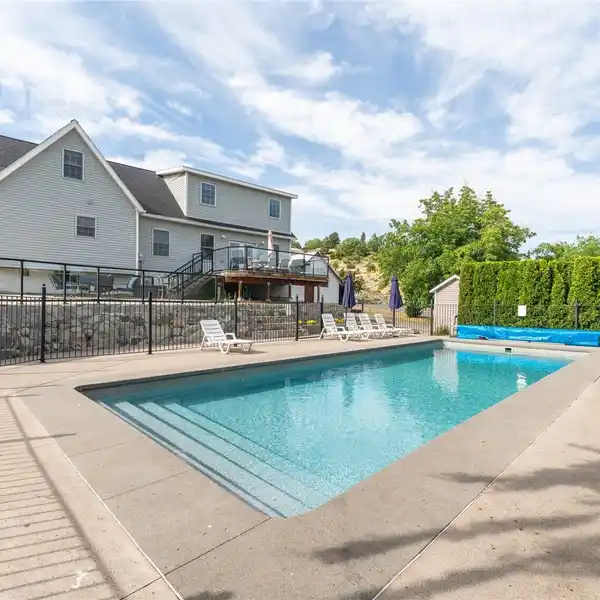 COMFORT AND PRIVACY ON AN ACRE-PLUS