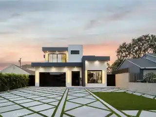 Burbank Show-Stopper