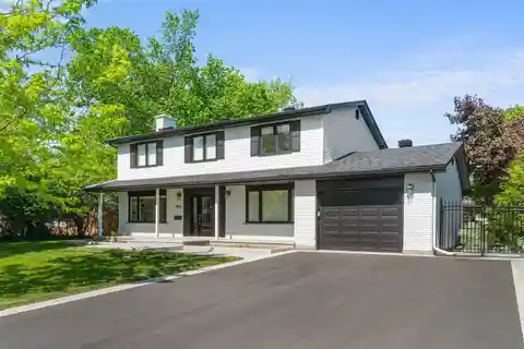 Stunningly Renovated Home in Prestigious Beaconsfield