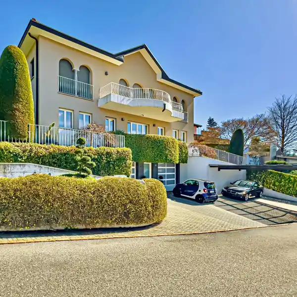 BEAUTIFUL HOME IN QUIET AND CONVENIENT LOCATION