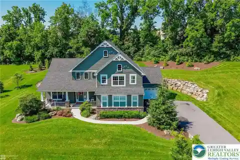 Spacious Custom Craftsman in Valley West Estates