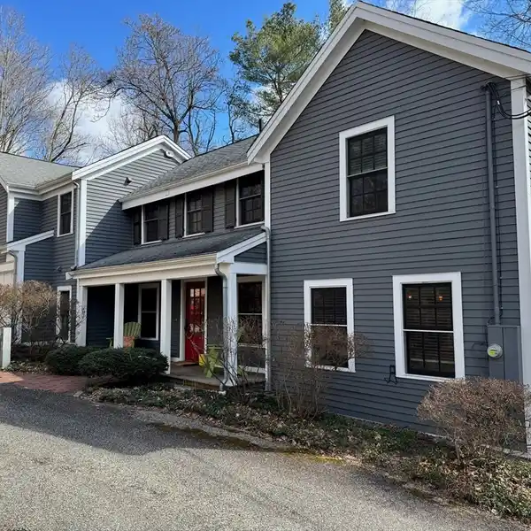 A TRUE GEM ON CONCORD'S HISTORIC MILE