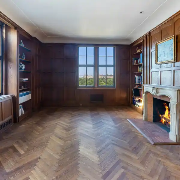 FULL-FLOOR HOME AT ESTEEMED 1020 FIFTH AVENUE