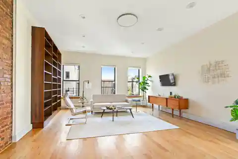 Spacious and Sunny Duplex