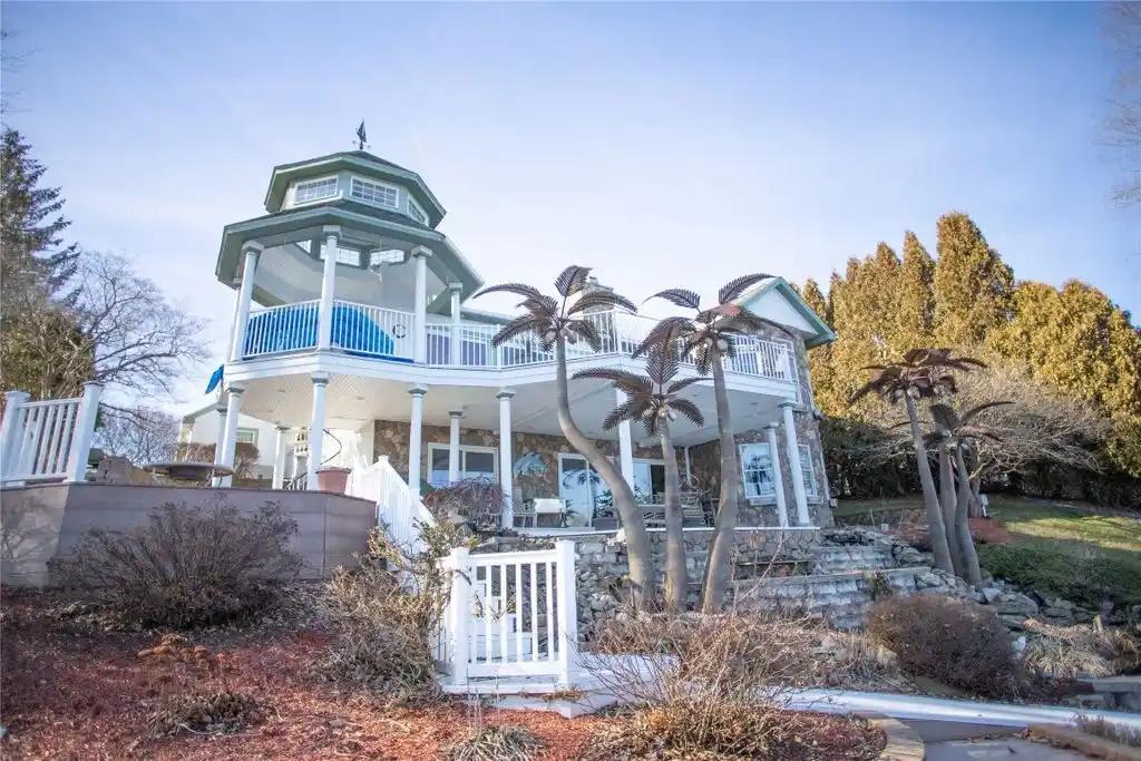 Fabulous Home on Beautiful Conneaut Lake