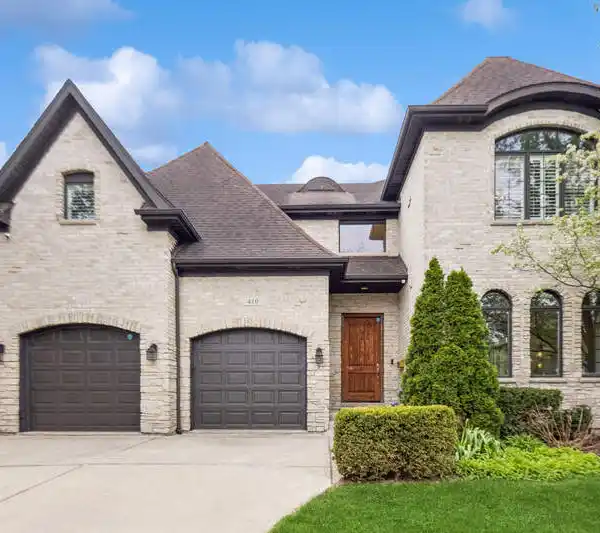 EXQUISITE PROPERTY IN COVETED LOCATION