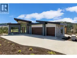 Modern Rancher with Resort-Style Elegance