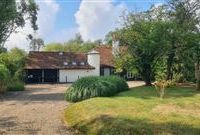 A STYLISH AND WELL-DESIGNED PROPERTY IN A TRANQUIL RURAL SETTING