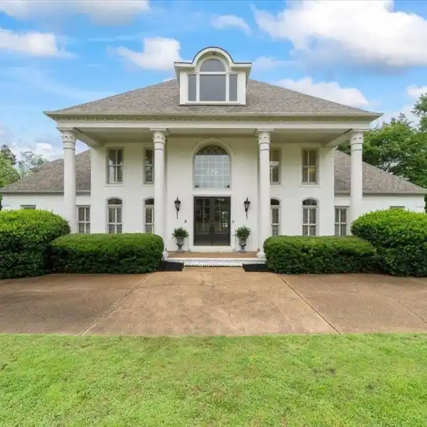 ESTATE OF UNPARALLELED ELEGANCE