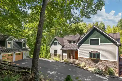 Luxury Mountain Escape with Extra Lot