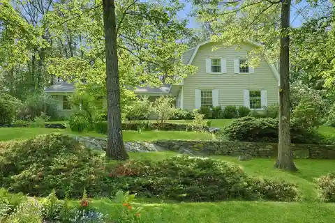 Charming Classic Dutch Colonial