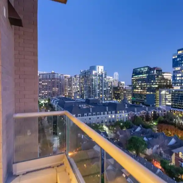 PRISTINE RESIDENCE IN THE SOUGHT-AFTER STONELEIGH