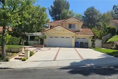 Modern Living Combined with Comfortable Suburban Charm