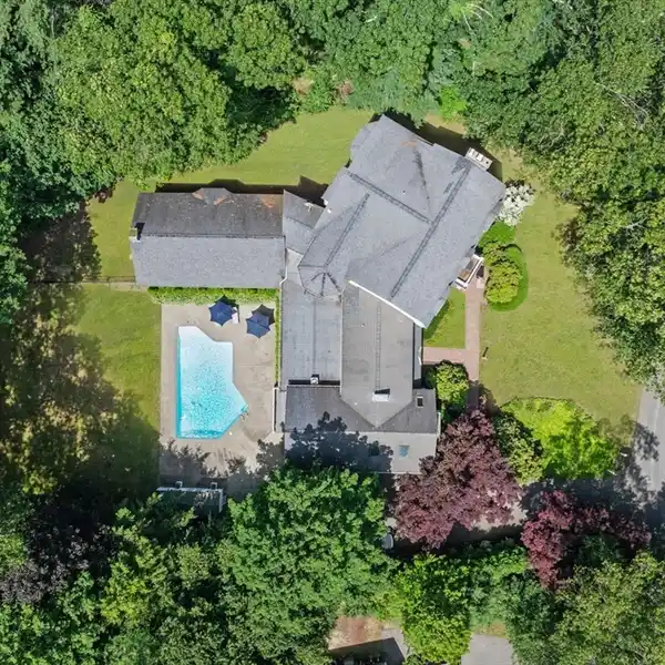 MULTI-GENERATIONAL LIVING IN PRESTIGIOUS ANDOVER