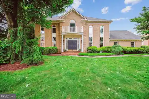 Spacious Classic Colonial in Timberlawn