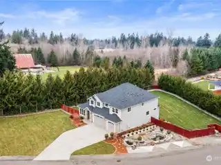Gorgeous Home in Gated Country Creek Estates