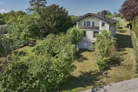 Special Property with Lake and Mountain Views