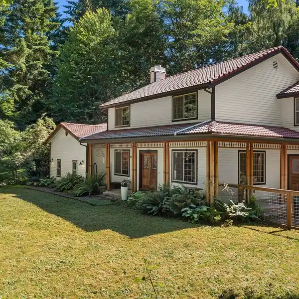 PRIVATE VASHON ISLAND RETREAT WITH STUDIO SPACE