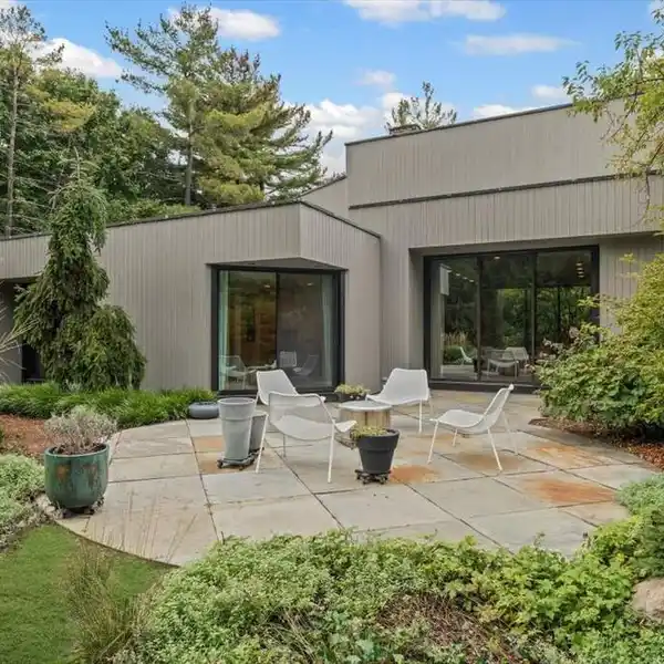 BEAUTIFULLY DESIGNED RANCH