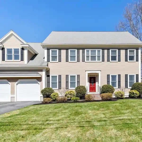 SPECTACULAR YOUNG COLONIAL
