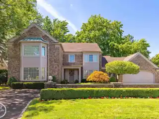 Gracious Colonial in Prestigious Rose Terrace