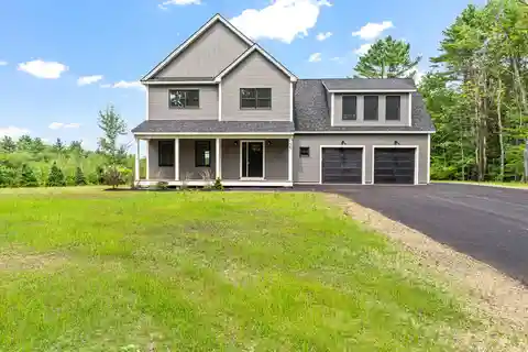 Style and Serenity Near Trails