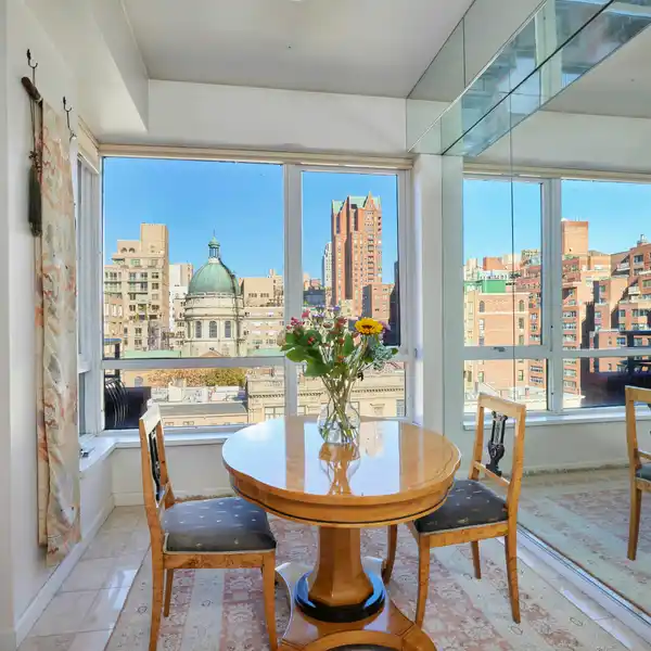 RARELY AVAILABLE EXPANSIVE ONE-BEDROOM IN THE UPPER EAST SIDE