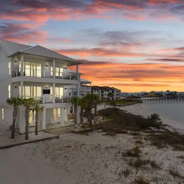 EXCEPTIONAL NAVARRE BEACH RETREAT