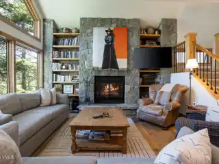 Peaceful Retreat in Highland Meadows